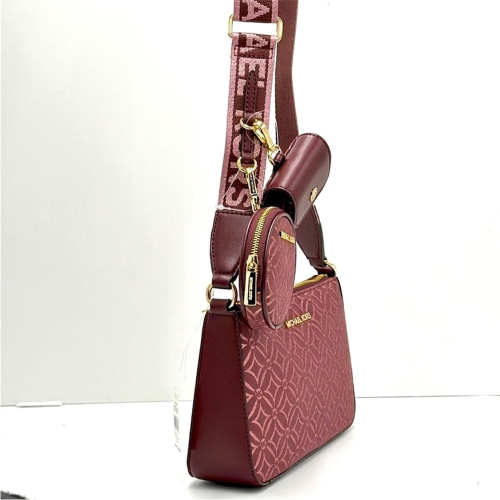 MICHAEL KORS Jet Set Travel Small Logo Jacquard
Crossbody With Tech Attach - Picture 7 of 16